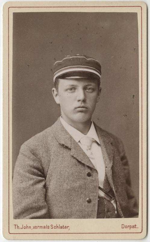 Korporatsioon "Estonia" liige Adrian Arronet, portreefoto