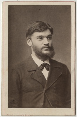 Määratlemata mees, portreefoto  duplicate photo