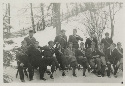 Korporatsioon "Estonia" liikmete grupipilt uute värvikandjate Walfried Eichhorni, Claus Kochi, Ralf Jannseni, Robert Schroederi ja Georg Lotziga  duplicate photo