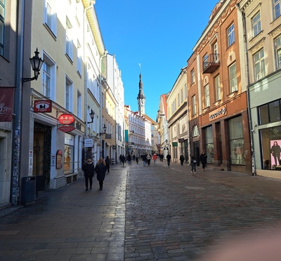 Viru Street. The car stands in front of the house. rephoto