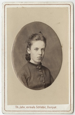 Paruness Anna von Hoiningen Huene  duplicate photo