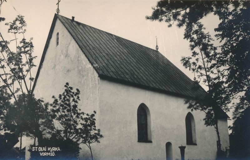 Foto. Vormsi Püha Olavi kirik. Mustvalge. Foto: J. Grünthal.