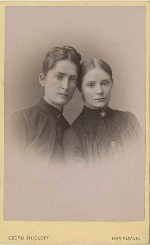 Amalie ja Gustchen Hanstein