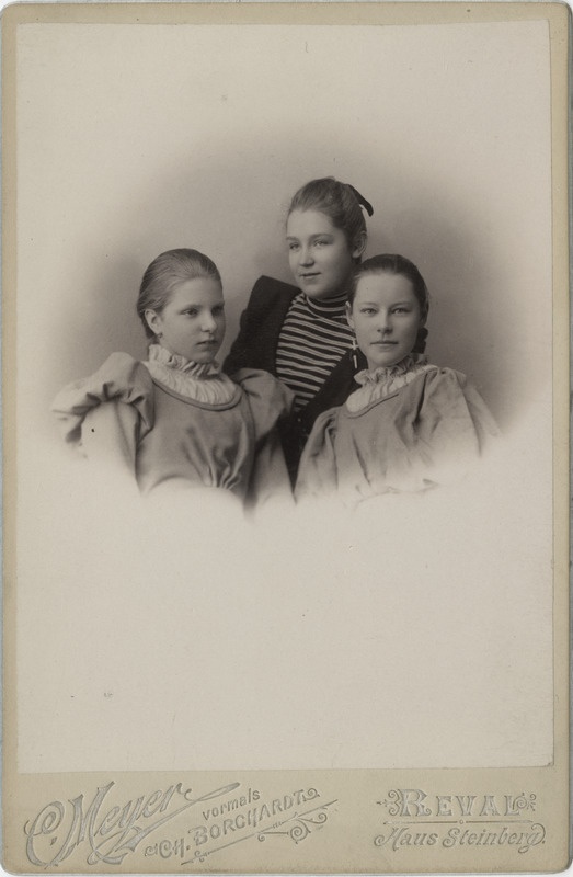 Olli von Stackelberg, Tola von Nassakin ja Adi von Krusenstiern