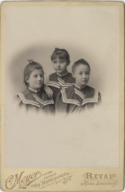 Alix von Tiesenhausen, Erika von Baggo ja Paula von Rosen