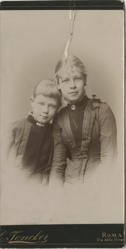 Mary ja Paula von Tiesenhausen