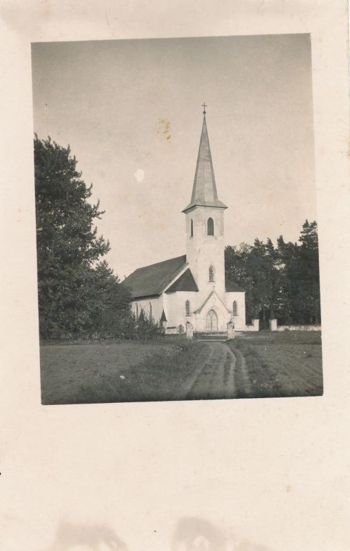 Foto. Varbla Urbanuse kirik. 1936. Mustvalge.