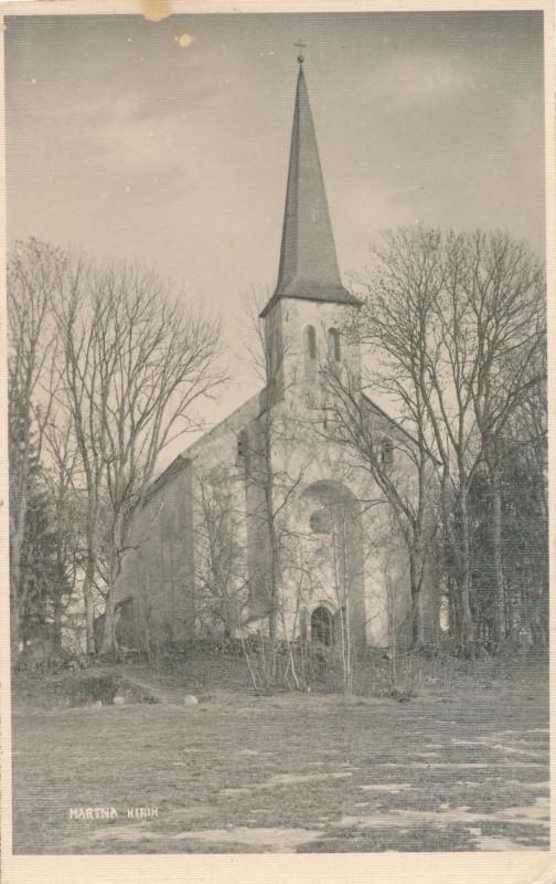 Foto. Martna Püha Martini kirik. Mustvalge. Foto: J. Kalda.