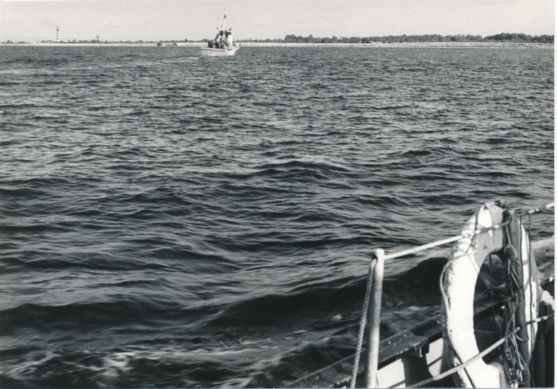 Foto. Osmussaare kaitsjate kokkutulek Haapsalus 2.-4.09.1981 Arvo Tarmula. Reis Osmussaarele.