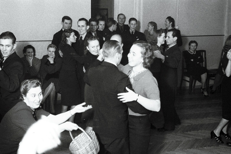 Kodanliku õhukaitse (KÕ) propaganda-majandusnädala tantsupidu.