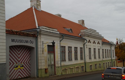 Elamu Rakveres Tallinna tänaval, vaade rephoto