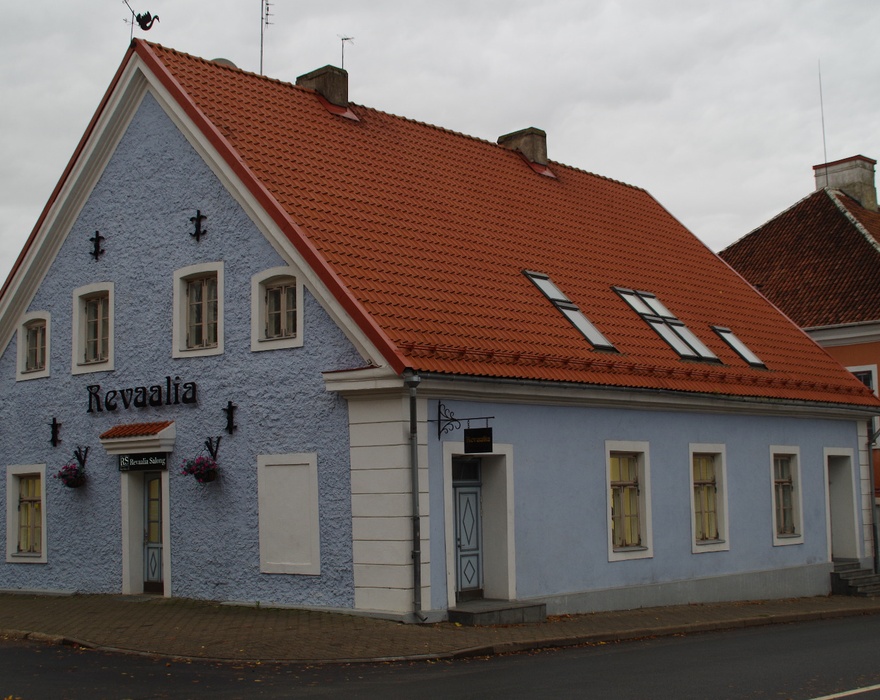 Elamu Rakveres Tallinna tänaval, vaade rephoto