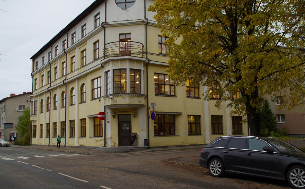 Rakvere, taastatud maja Laial tänaval rephoto