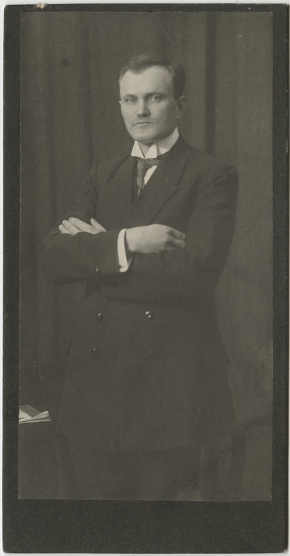 Kirjanik Jaan Lindrop