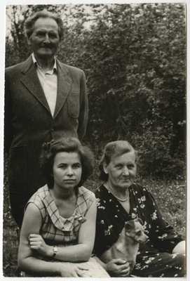 Aleksander Ivan koos perekonnaga  duplicate photo