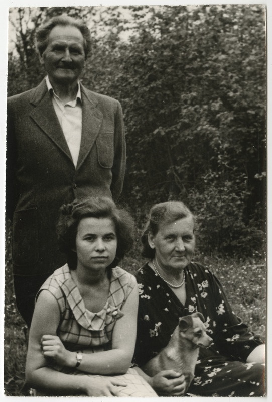 Aleksander Ivan koos perekonnaga