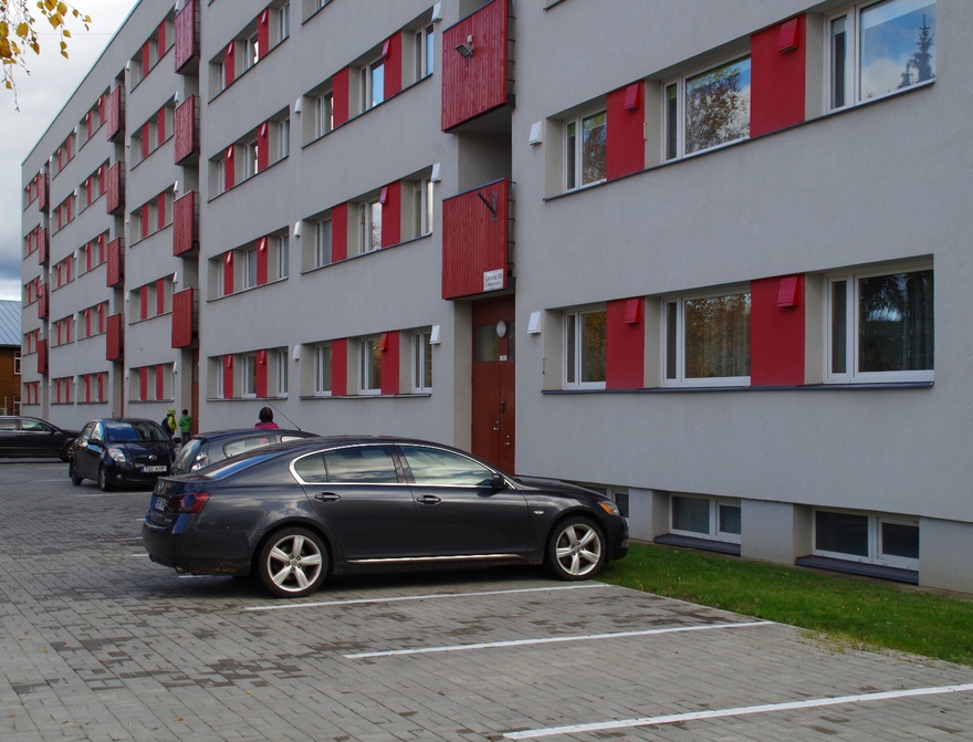 Korterelamu Rakveres, eestvaade rephoto