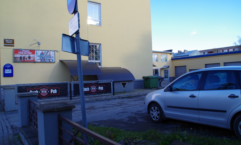 Rakvere, sõjas purustatud majad Tallinna tänaval rephoto