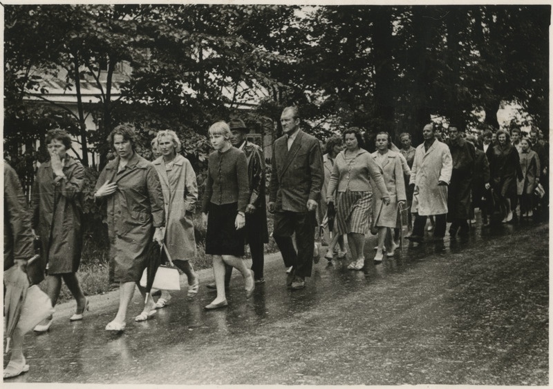 Rongkäik Kuningamäele mälestustahvli avamisele 1941.a ja 1944.a Põltsamaa kaitselahingutes langenutele