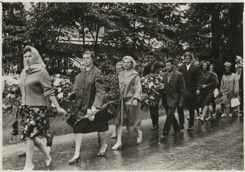 Rongkäik Kuningamäele mälestustahvli avamisele 1941.a ja 1944.a Põltsamaa kaitselahingutes langenutele