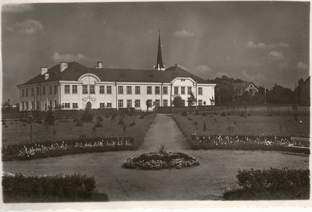 Photo, Türi primary school building 20th century. In the first half