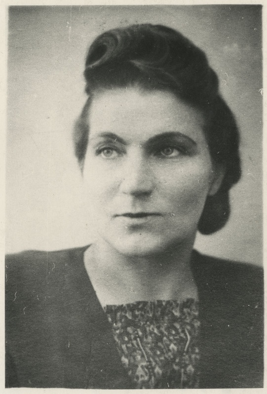 Olga Vahuri perekonnaga seotud tundmatu naine