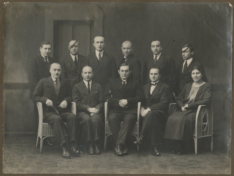 Vigastatud Sõjameeste Ühingu liikmete grupifoto.