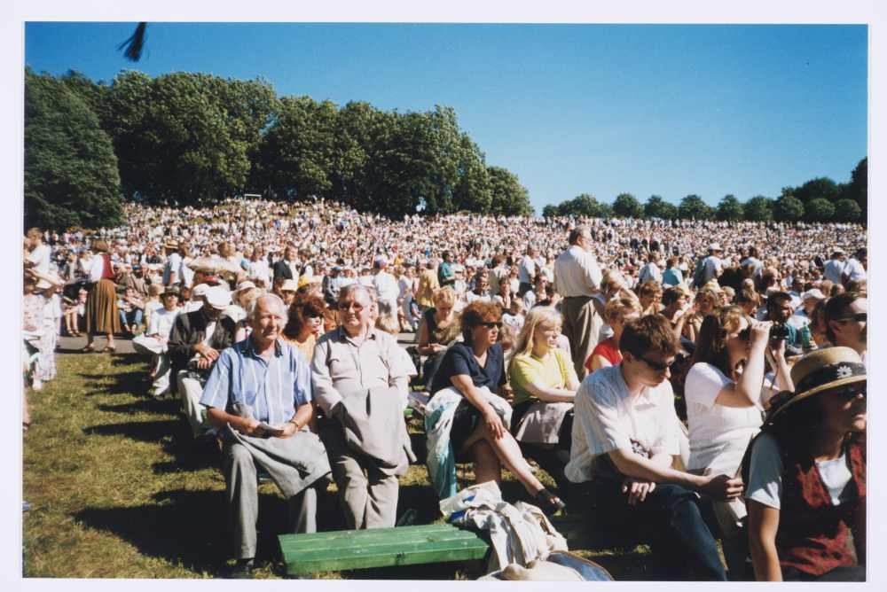 XXIII üldlaulupeo rongkäik Tallinnas 3.juulil 1999.a., Eestirootslaste Kultuuriühingu SOV (Svenska Odlinges Vänner) esimees Sven Salin ja Rootsi-Mihkli kiriku koguduse juhatuse aseesimees Toomas Lilienberg (paremal).