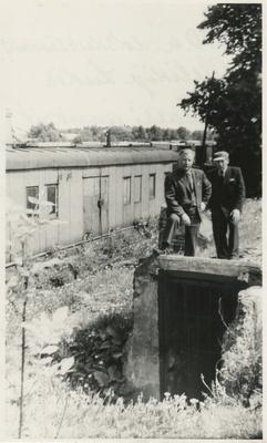 Pavel Tisler Velikije Lukis koos Oskar Rand´iga Von Sassi punkrist vaatlemas  duplicate photo