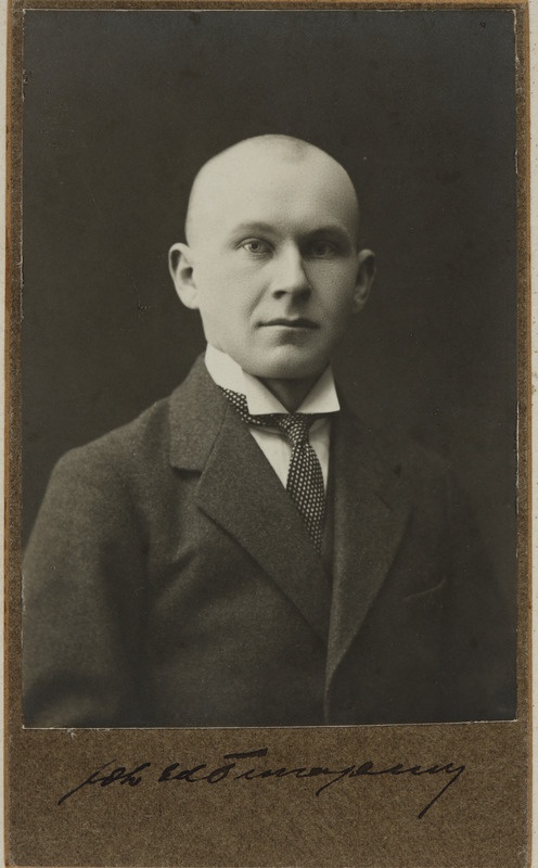 Eesti üliõpilaste seltsi "Veljesto" liige Johannes-Eduard Õunapuu, portreefoto