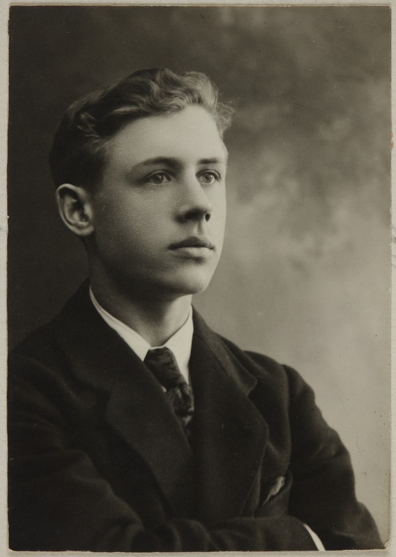 Eesti üliõpilaste seltsi "Veljesto" liige August Kruus, portreefoto