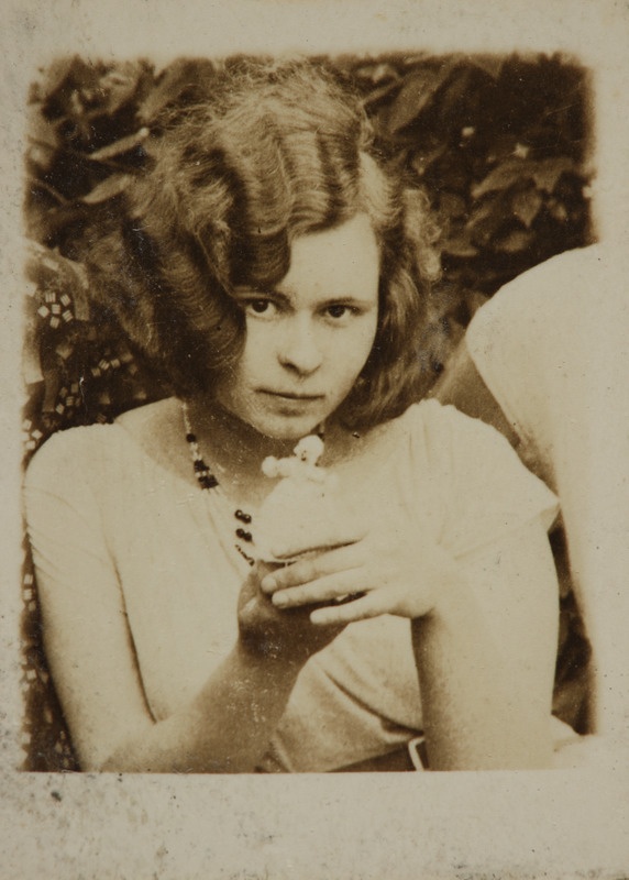 Eesti üliõpilaste seltsi "Veljesto" liige Aino Krimm, portreefoto