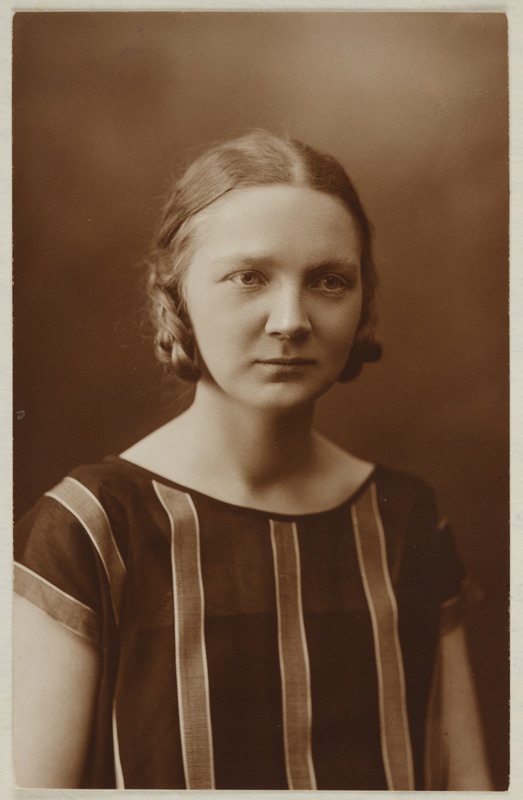 Eesti üliõpilaste seltsi "Veljesto" liige Elsbet Markus, portreefoto