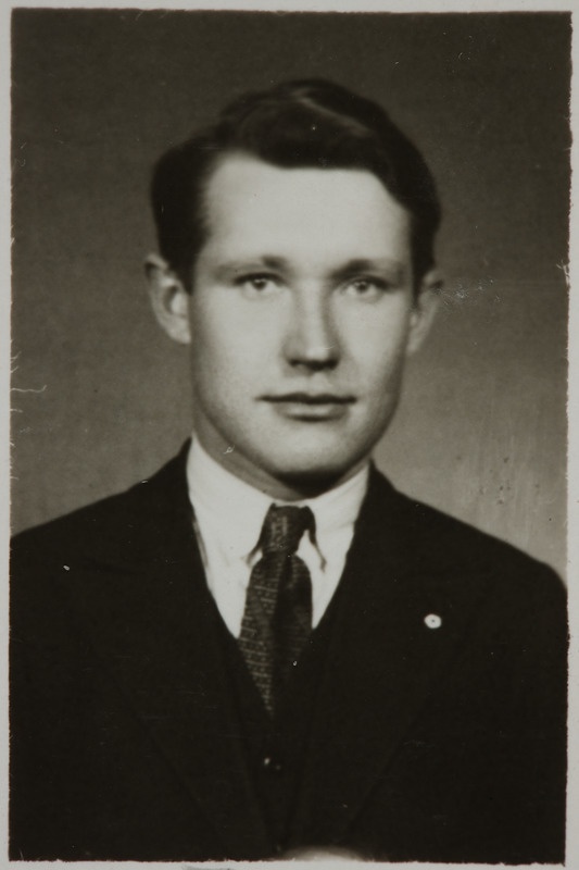 Eesti üliõpilaste seltsi "Veljesto" liige Gustav Must, portreefoto