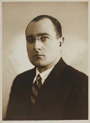 Eesti üliõpilaste seltsi "Veljesto" liige Hans Särev, portreefoto  duplicate photo