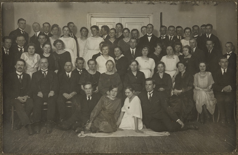 Pidulikust koosviibimisest osavõtjad, grupifoto