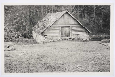 Kahala küla Möldri talu vesiveski, otsavaade ida poolt.  duplicate photo