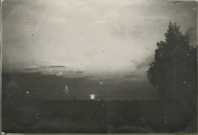 Eesti üliõpilaste seltsi "Veljesto" suvepäevad Kunda rannas. Õhtune taevas, loodusfoto  duplicate photo