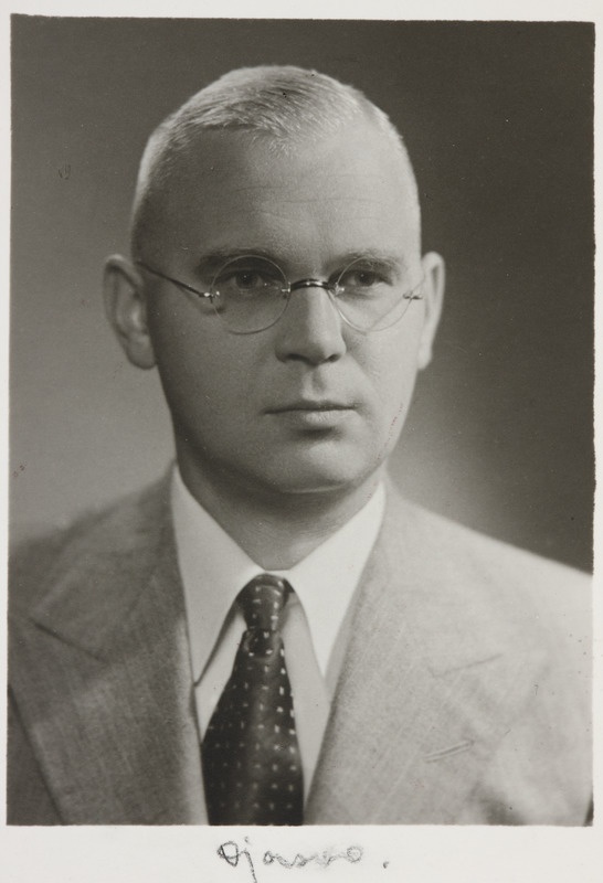 Eesti üliõpilaste seltsi "Veljesto" liige Oskar Ojasoo, portreefoto