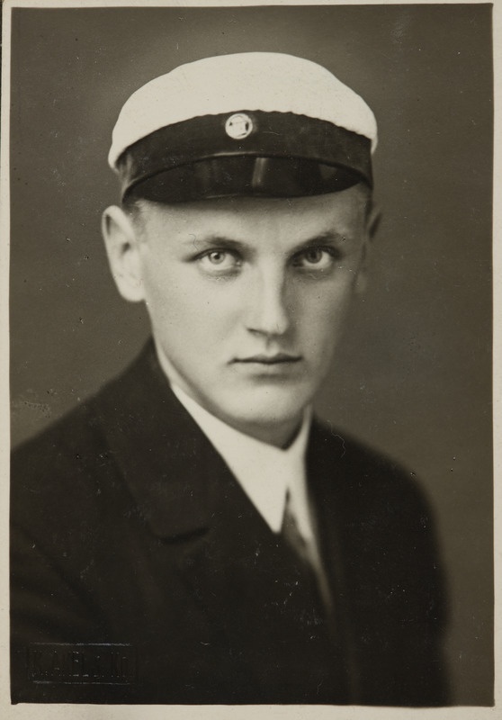 Eesti üliõpilaste seltsi "Veljesto" liige Paul Ariste?, portreefoto