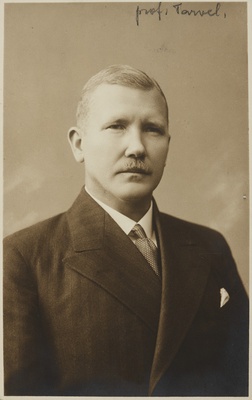 Eesti üliõpilaste seltsi "Veljesto" liige prof. Peeter Tarvel, portreefoto  duplicate photo