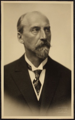 Jaan Tõnissoni portreefoto.  duplicate photo