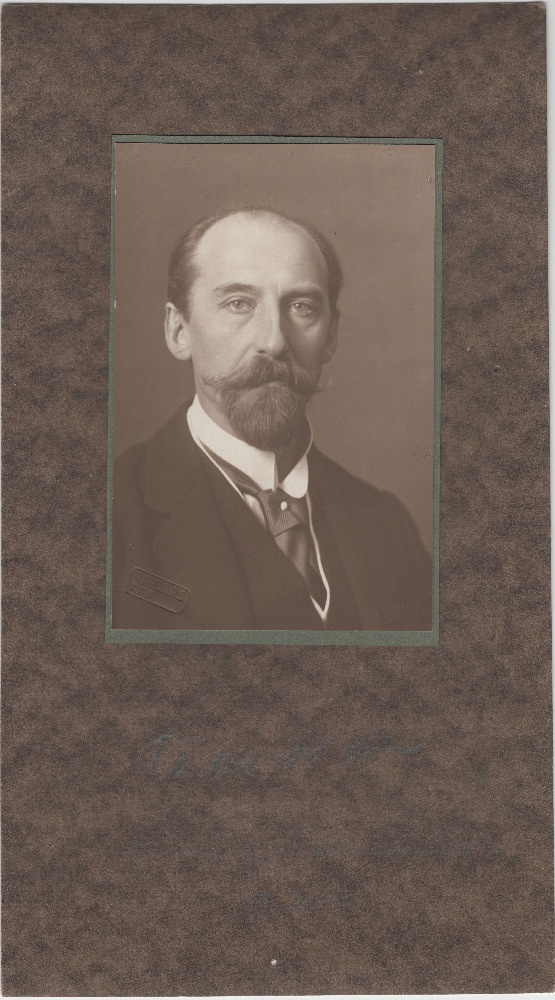 Portree Jaan Tõnissonist riigivanemana.