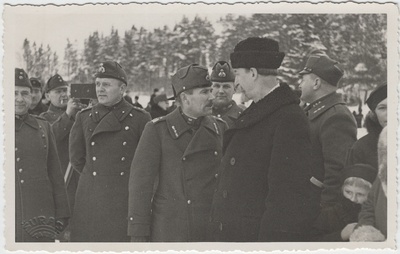 Jaan Tõnisson sõjaväetegelastega teadmata sündmusel  duplicate photo