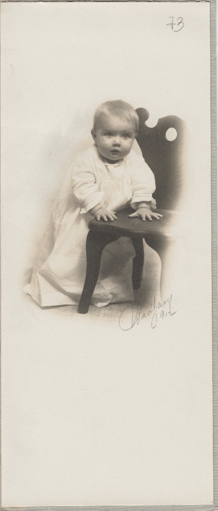 Portree imikust. Võimalik, et Tõnissonide poeg Ilmar