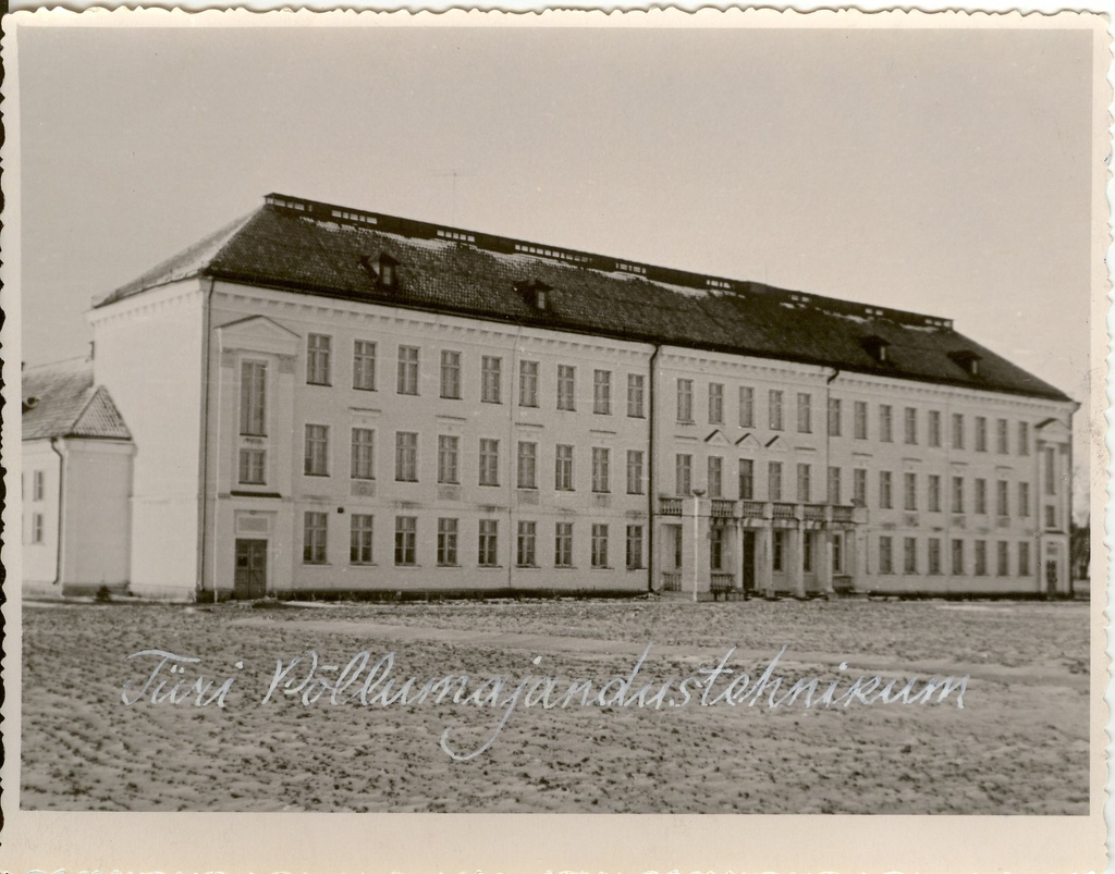 foto, Türi (Särevere) Põllumajandustehnikumi hoone  1958.a.