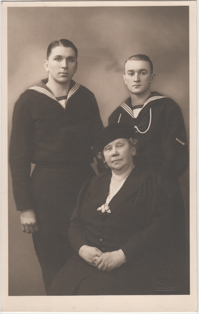 Stuudiofoto Schwallide perekonnast.