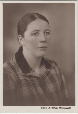 Portree naisest.  duplicate photo