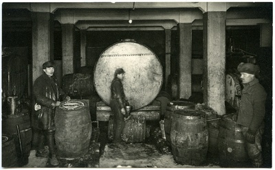 Abja Värnitsa- ja Linatööstuse Ühisuse töölised töötamas.  duplicate photo