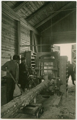 Abja Värnitsa- ja Linatööstuse Ühisuse töötajad töötamas.  duplicate photo